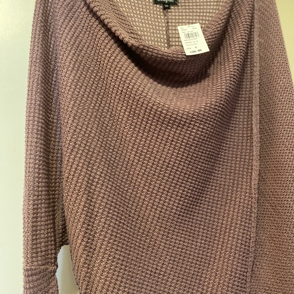 Shawl- never worn! - Picture 2 of 3